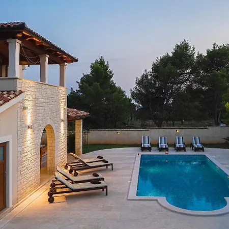 Smrikve Villa