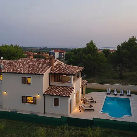 Smrikve Villa *